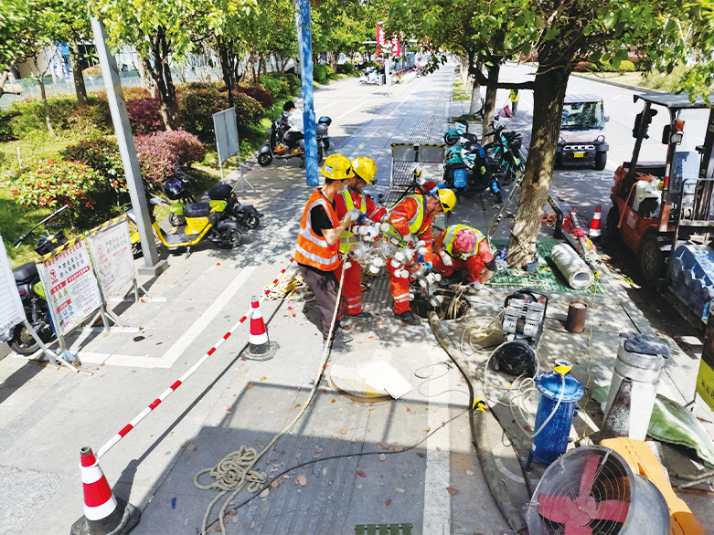  威县UV-CIPP紫外光固化修复